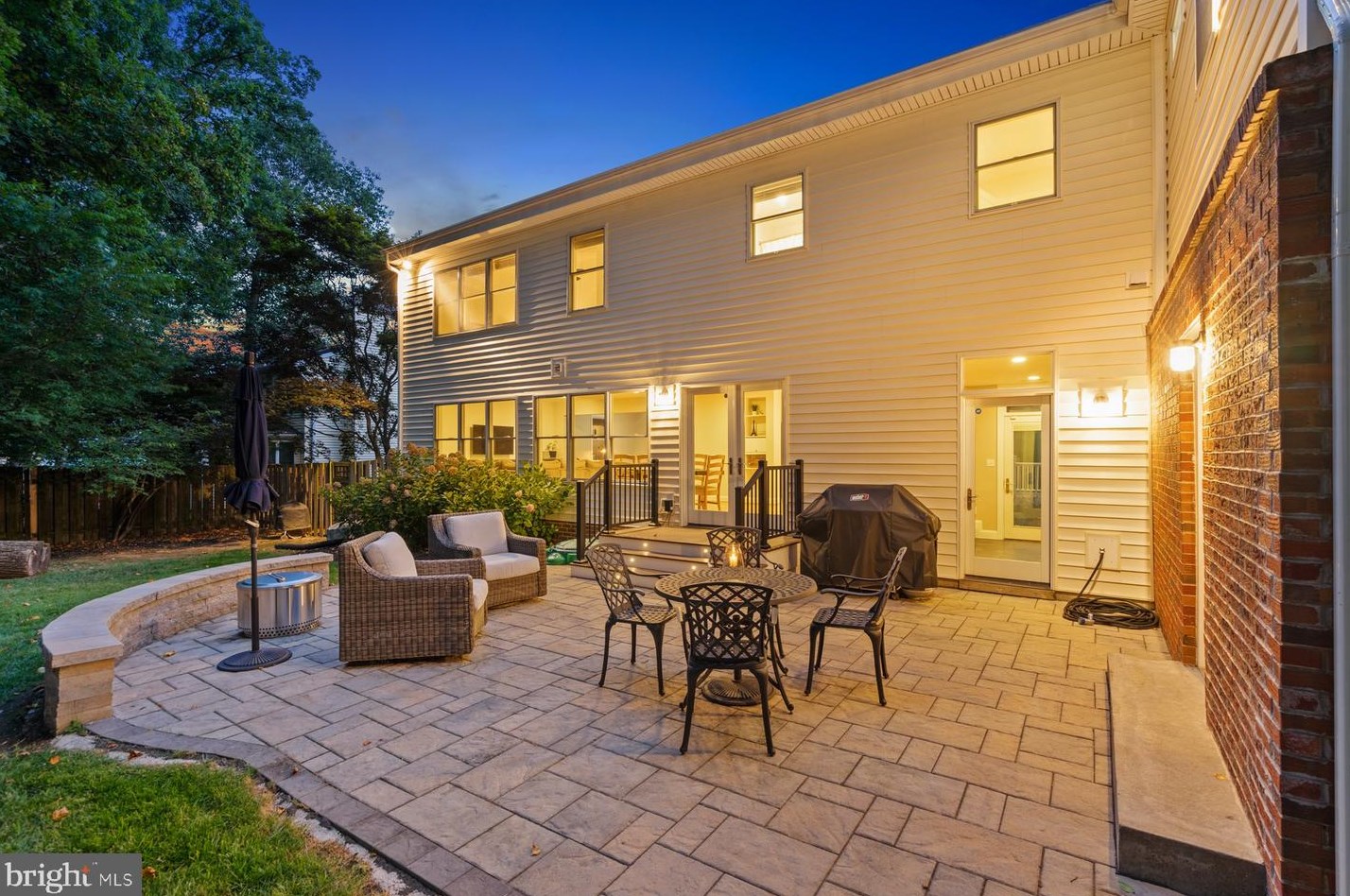 7126 Carol Ln, Falls Church VA  22042-3714 exterior
