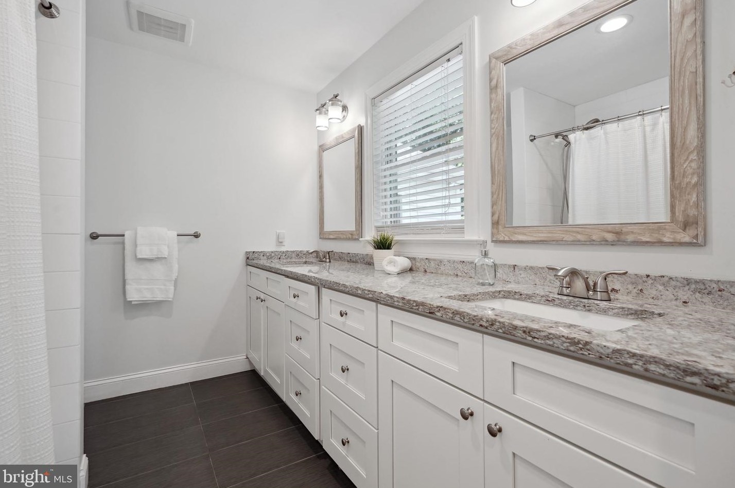 7126 Carol Ln, Falls Church VA  22042-3714 exterior