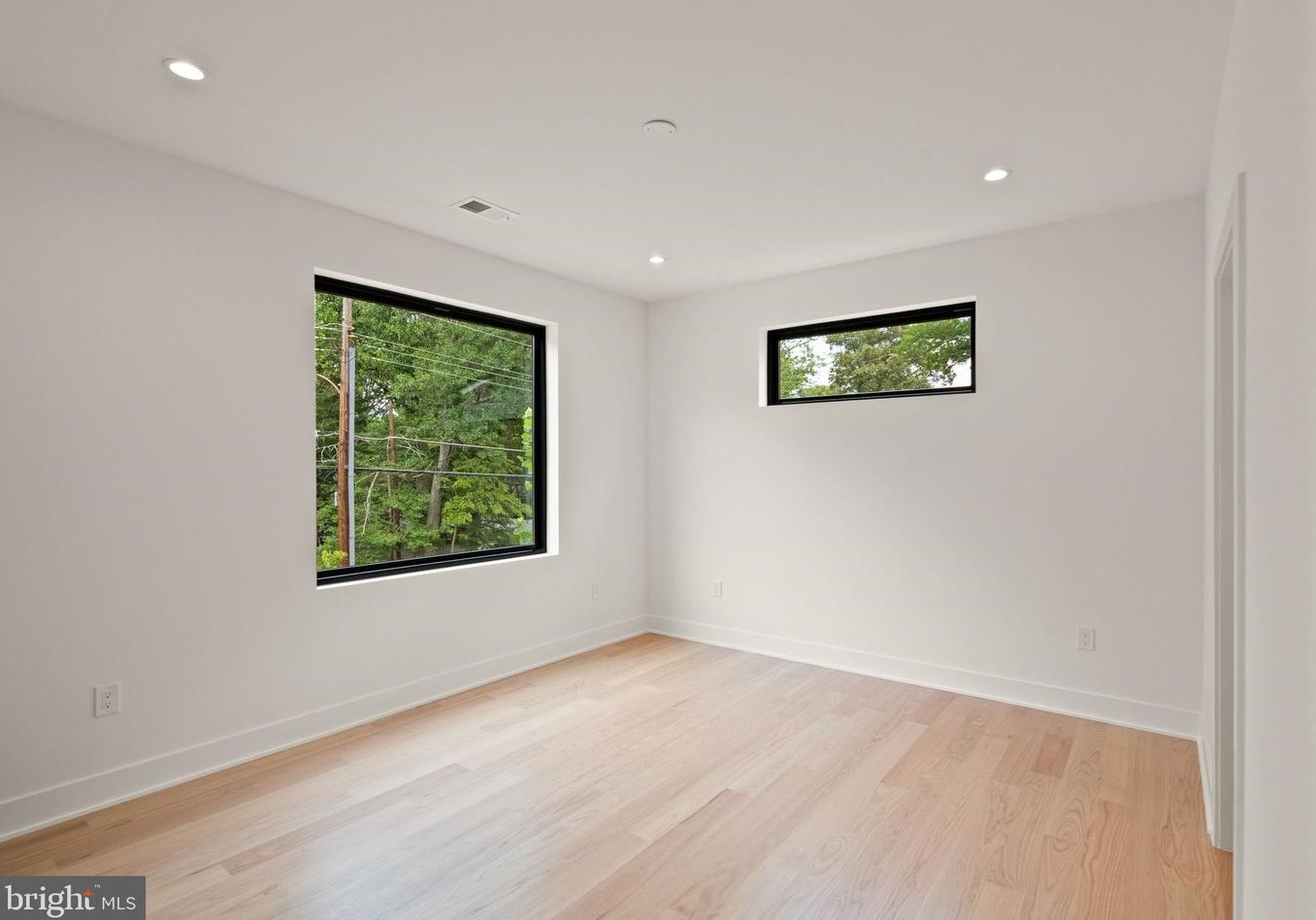 132 Kingsley Rd, Vienna VA  22180-6501 exterior