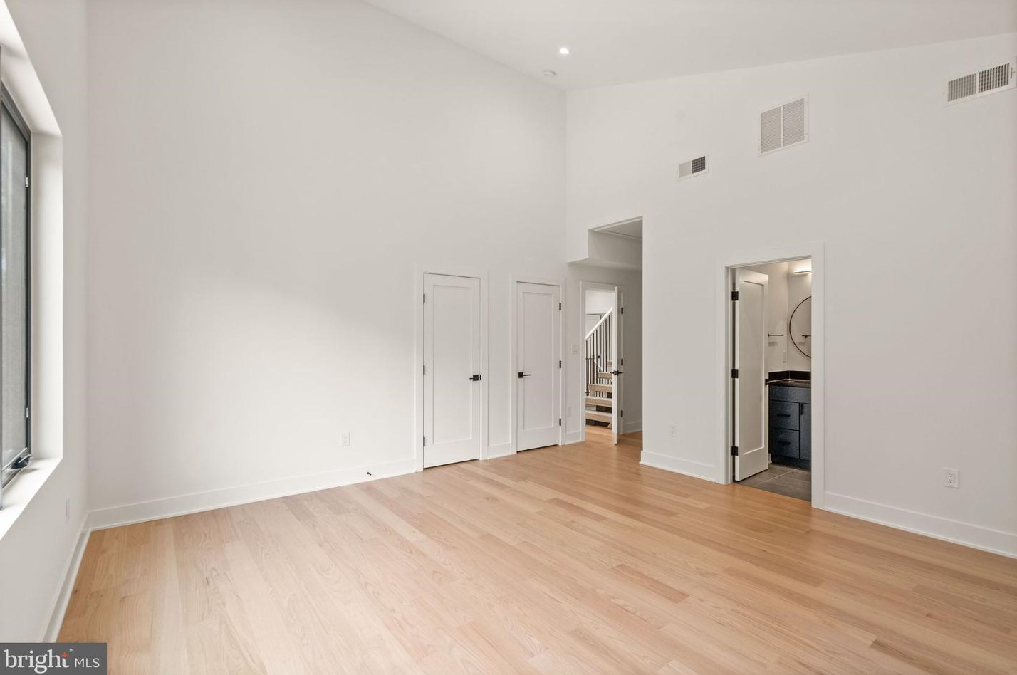 132 Kingsley Rd, Vienna VA  22180-6501 exterior