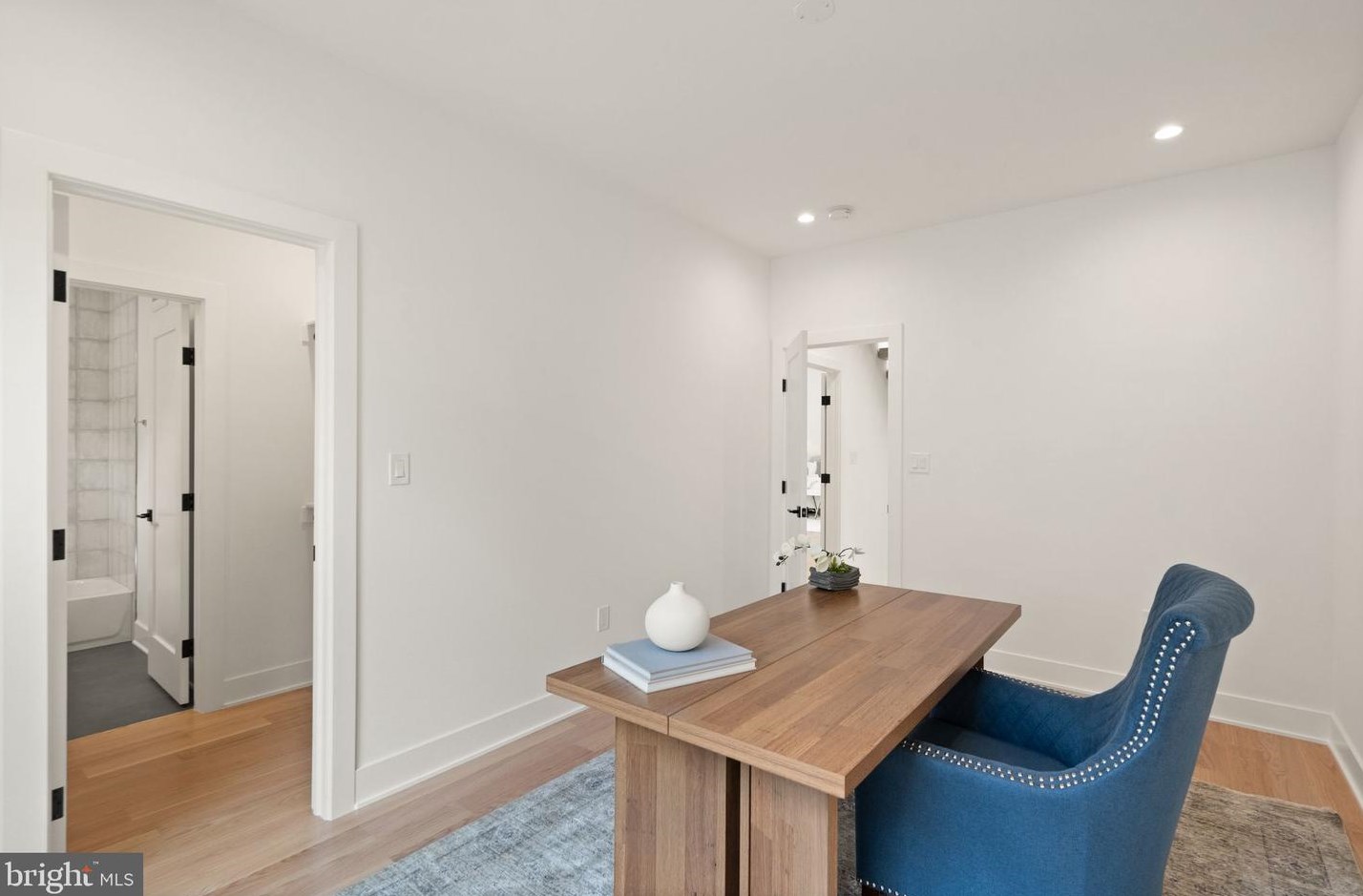 132 Kingsley Rd, Vienna VA  22180-6501 exterior