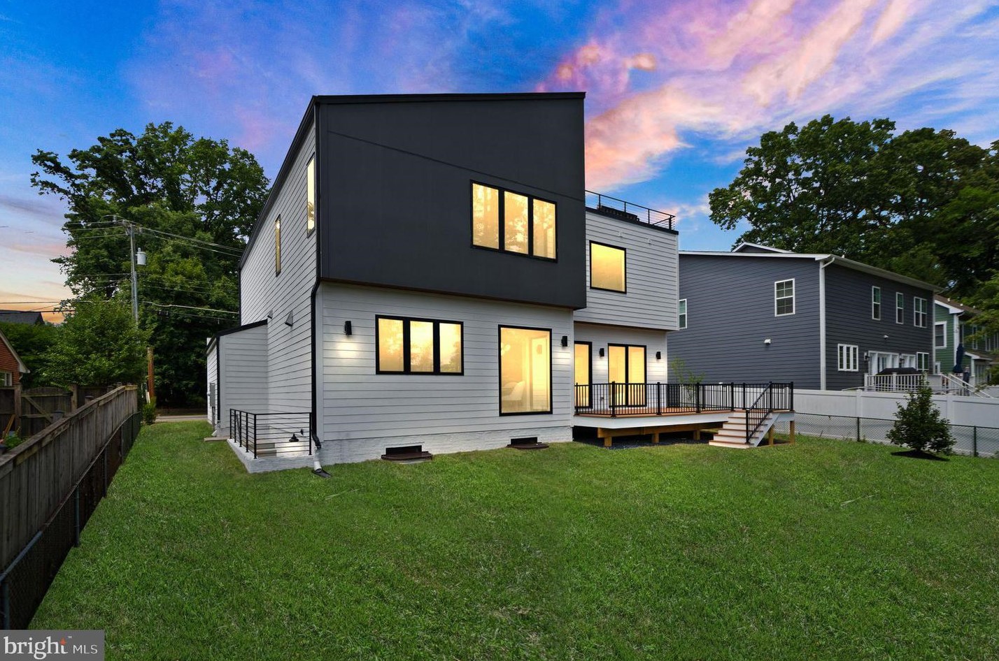 132 Kingsley Rd, Vienna VA  22180-6501 exterior