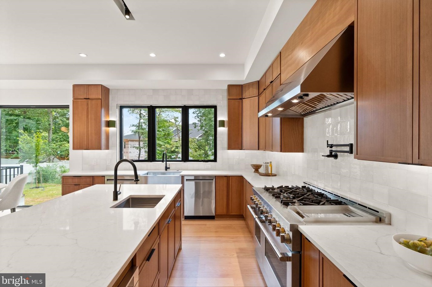 132 Kingsley Rd, Vienna VA  22180-6501 exterior