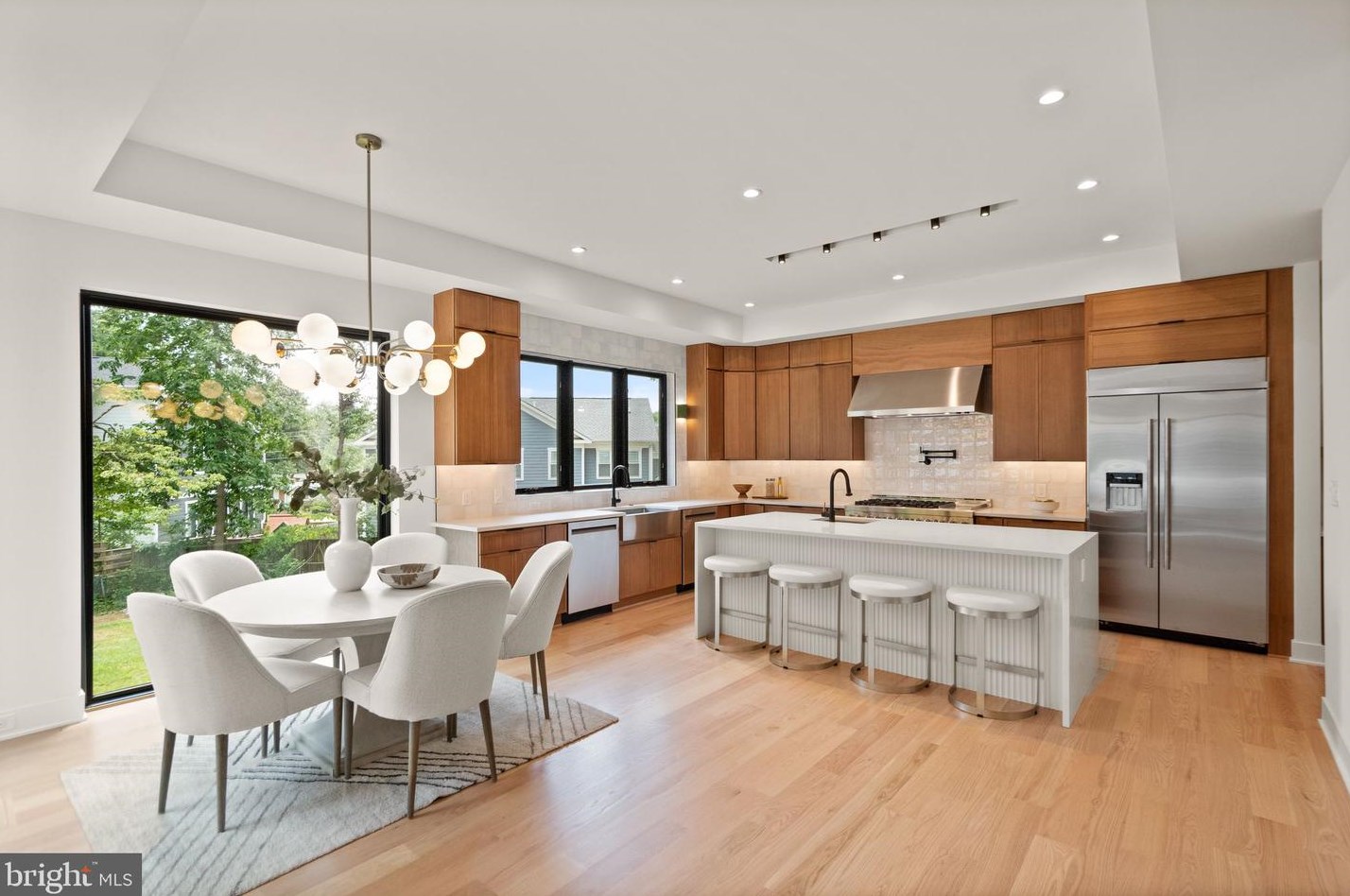 132 Kingsley Rd, Vienna VA  22180-6501 exterior