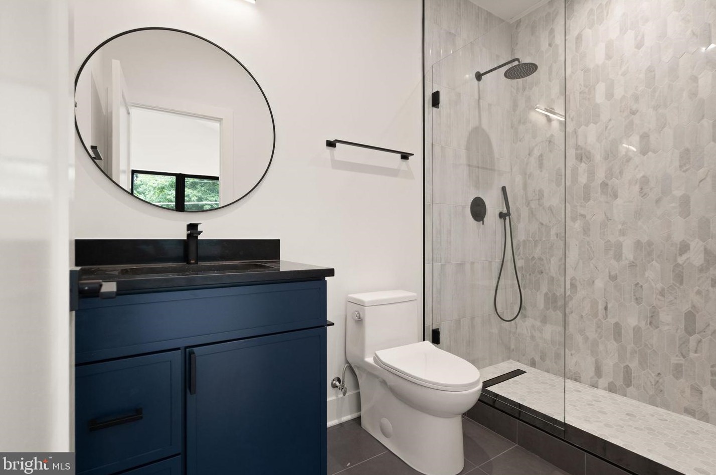 132 Kingsley Rd, Vienna VA  22180-6501 exterior