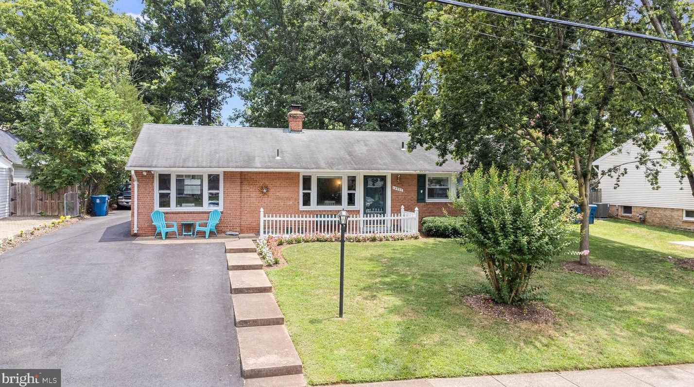 14907 Greymont Dr, Centreville, VA 20120