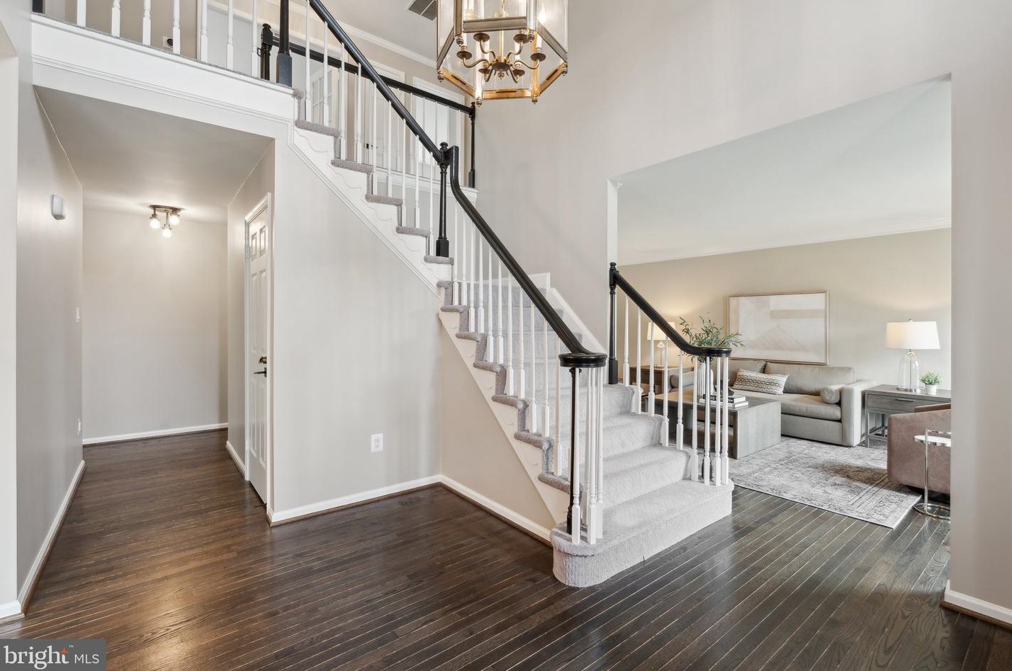 10313 Lewis Knolls Dr, Vienna, VA 22124