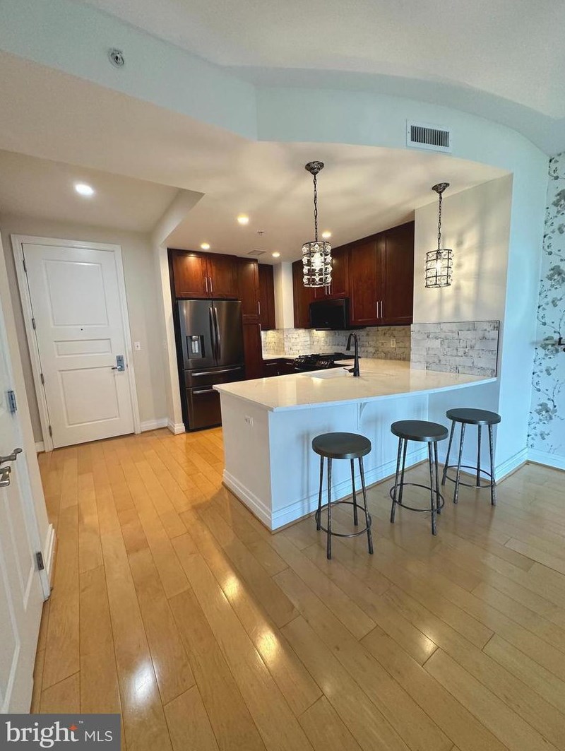 8220 Crestwood Heights Dr #1218, Mc Lean, VA 22102