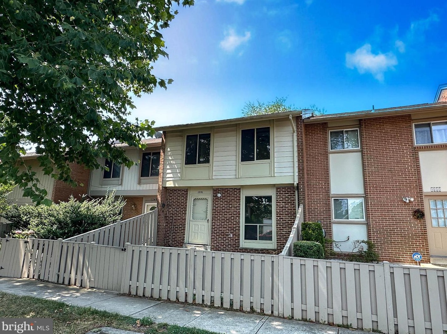 1251 Springtide Pl, Herndon, VA 20170-4226