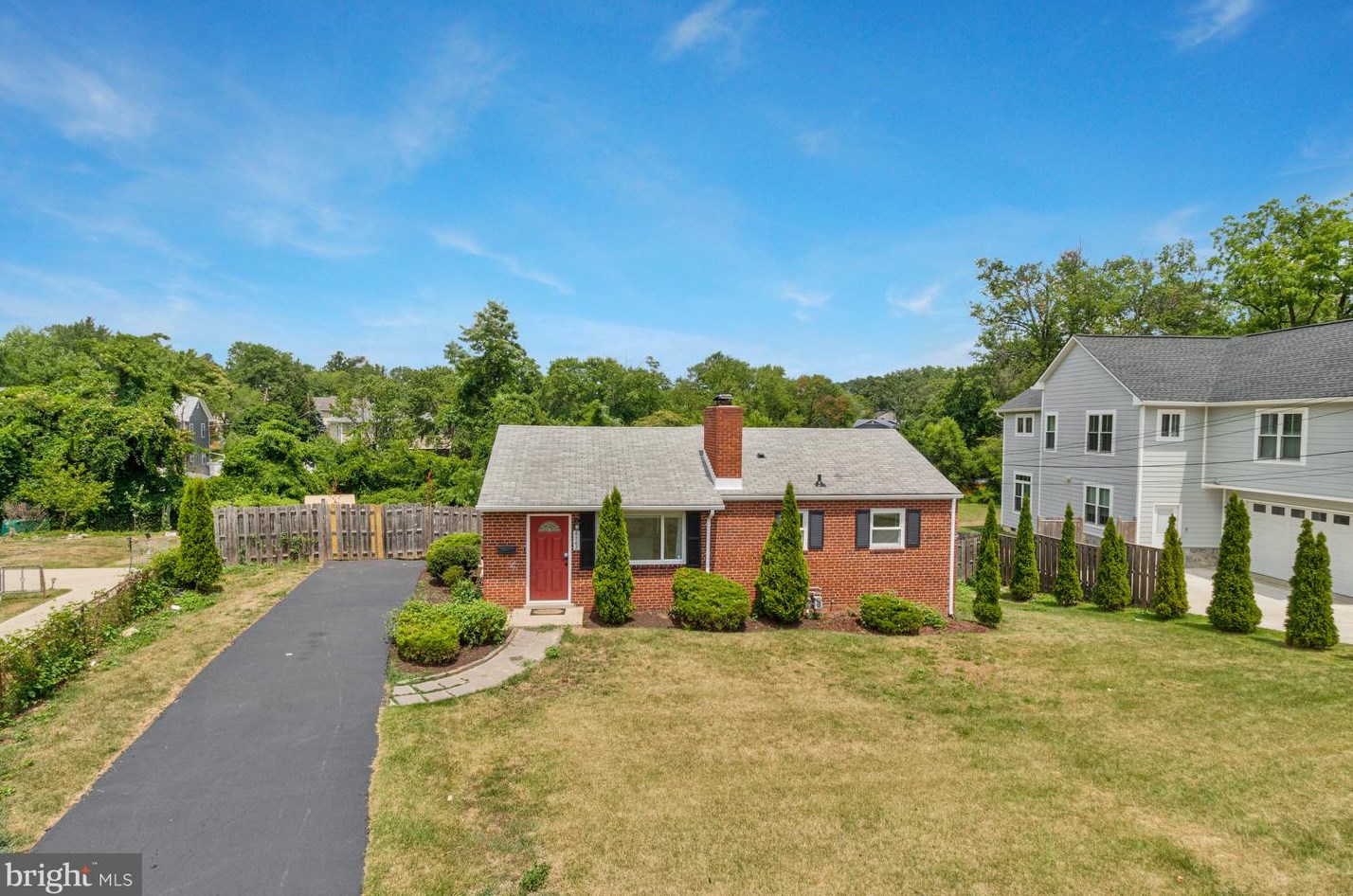6062 Munson Hill Rd, Falls Church, VA 22044
