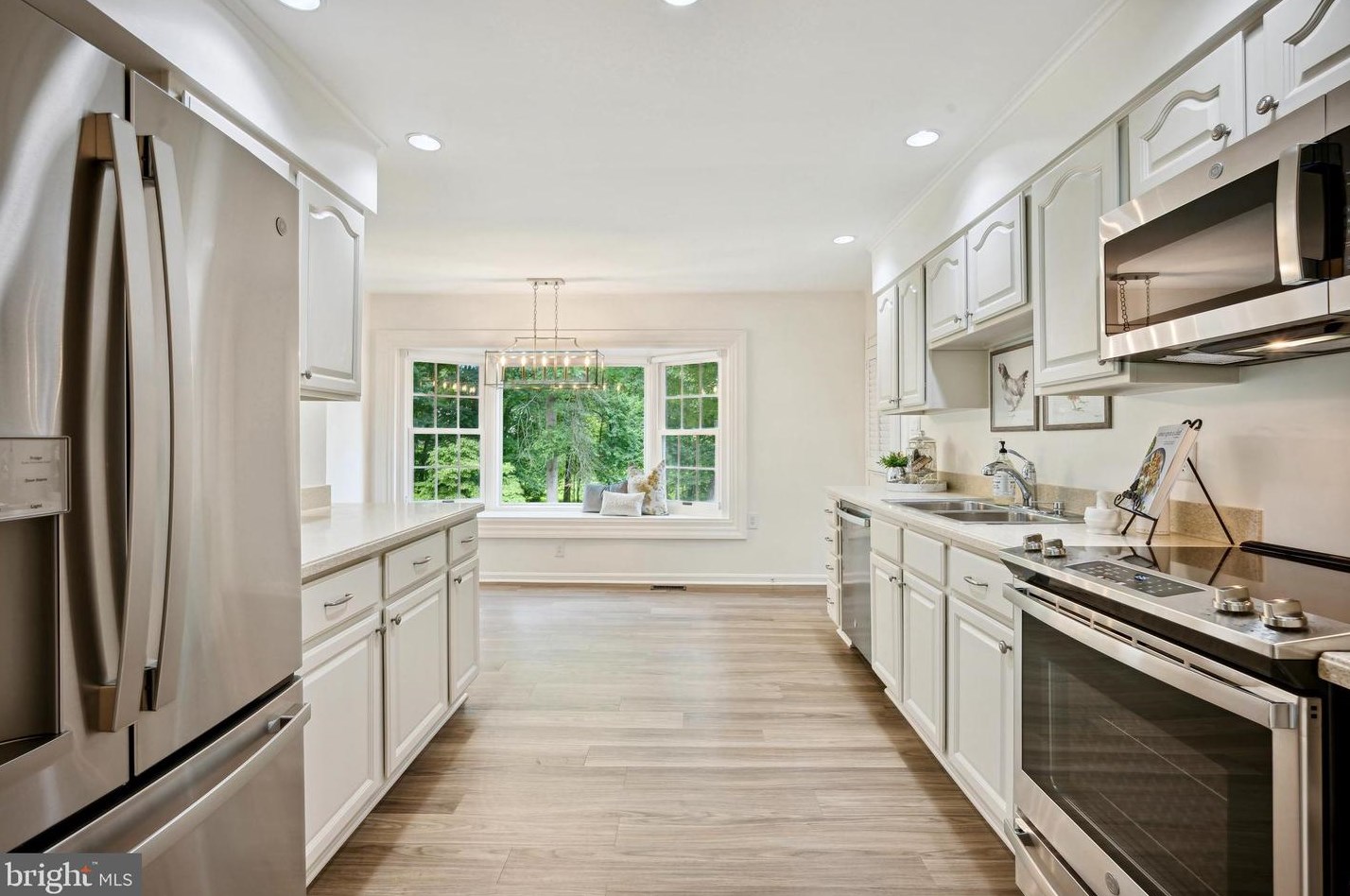 812 Follin Farm Ln, Great Falls, VA 22066
