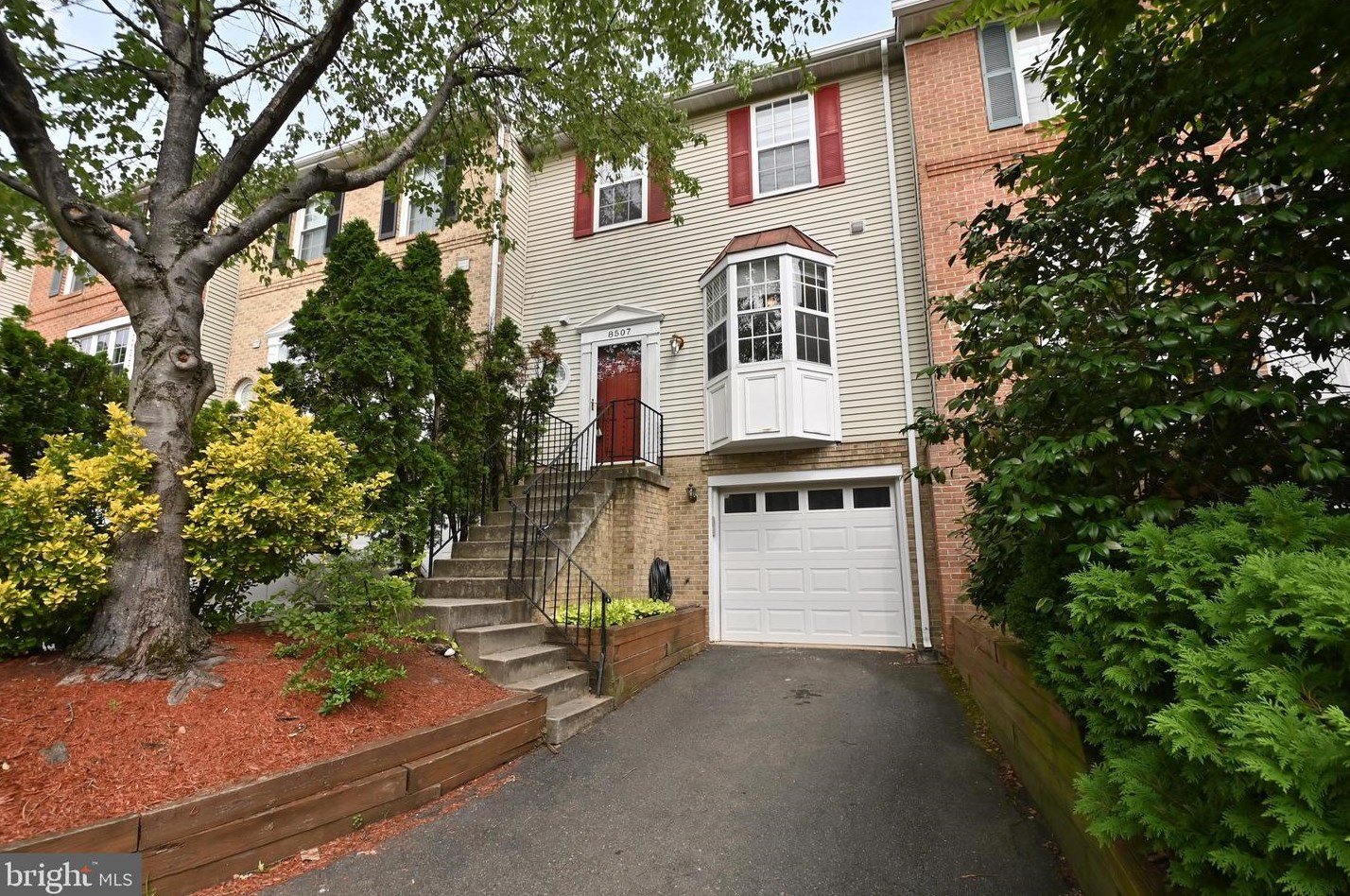 8507 Blue Bird Woods Ct, Lorton, VA 22079