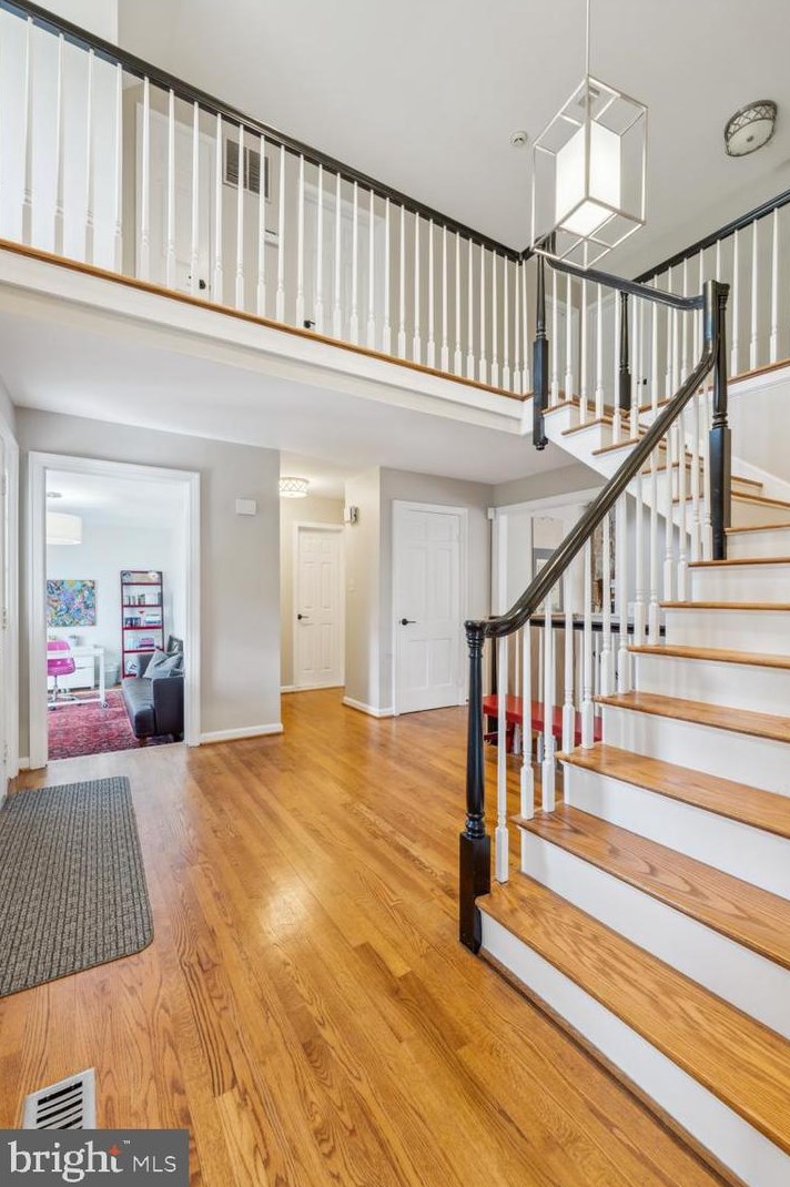 9248 Wood Glade Dr, Great Falls, VA 22066