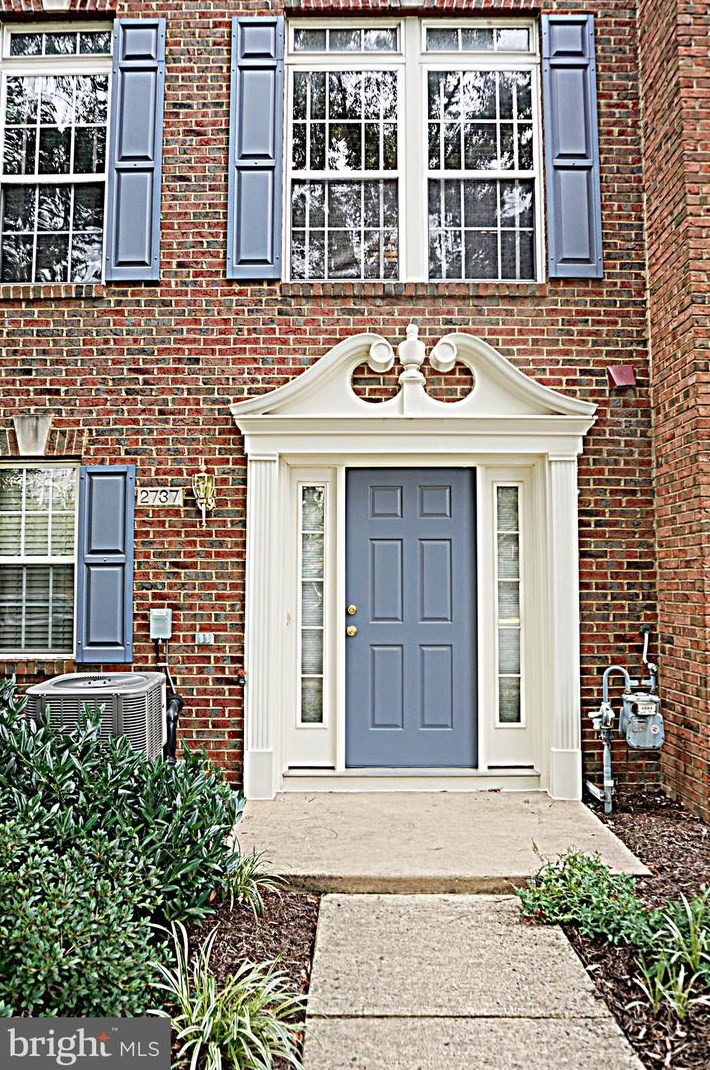2737 Manhattan Pl, Vienna, VA 22180-7345