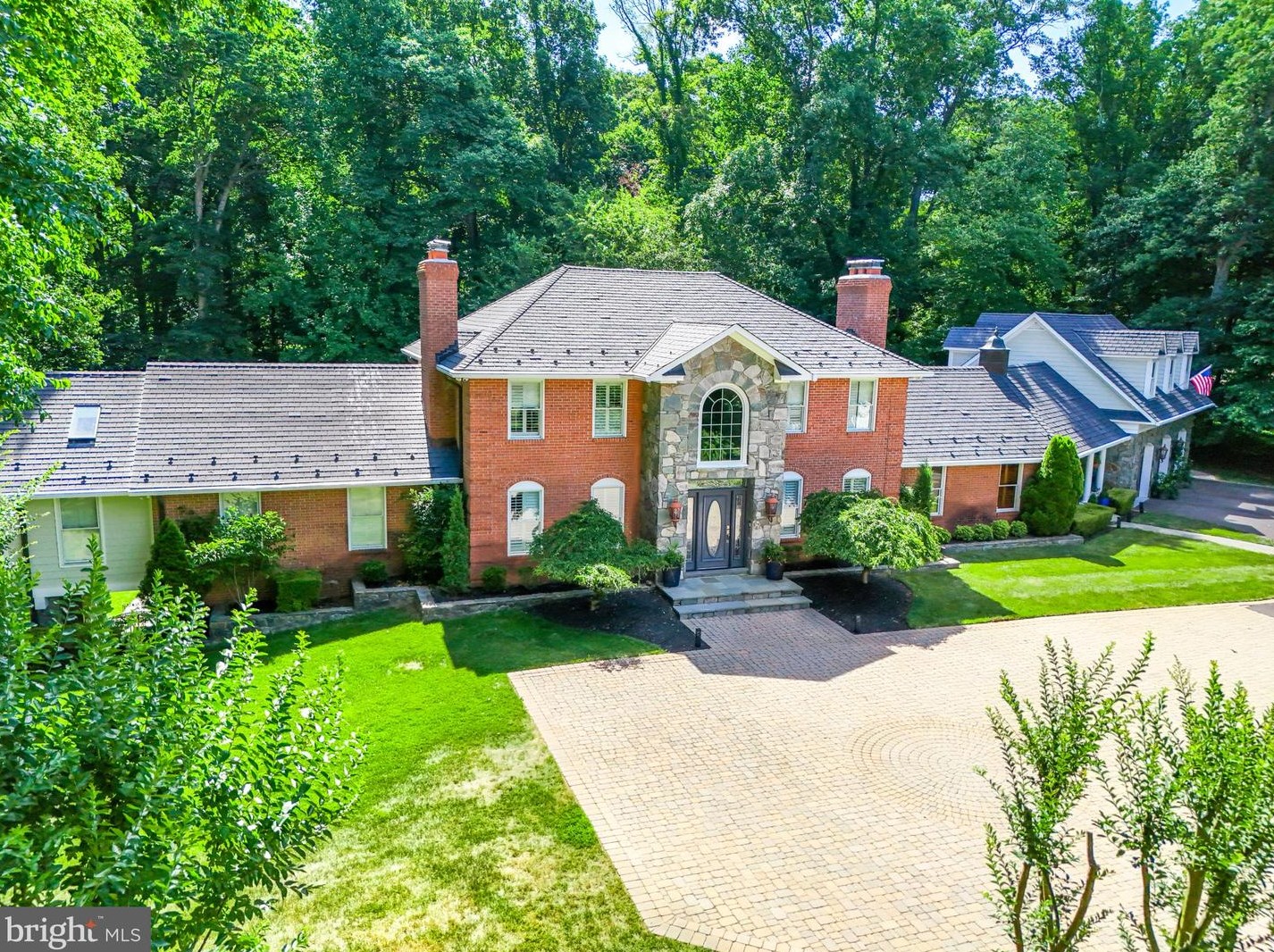 337 River Bend Rd, Great Falls, VA 22066-4138