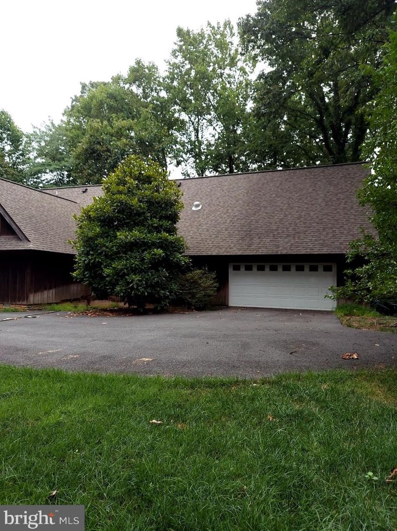 10900 Hunter Station Rd, Vienna, VA 22181