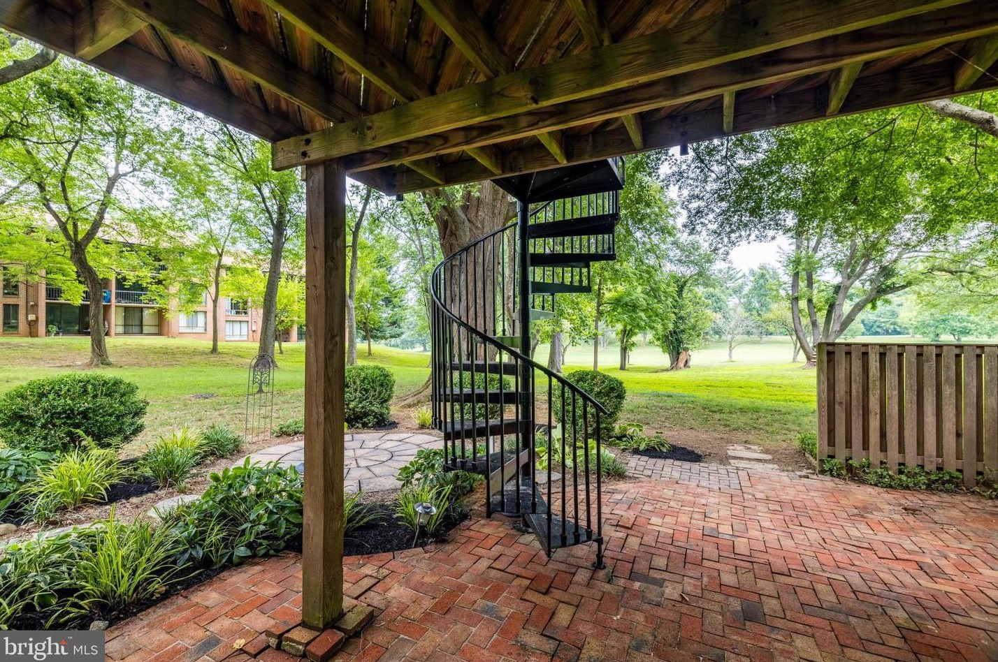 11721 Shore Dr, Herndon VA  20190-4506 exterior