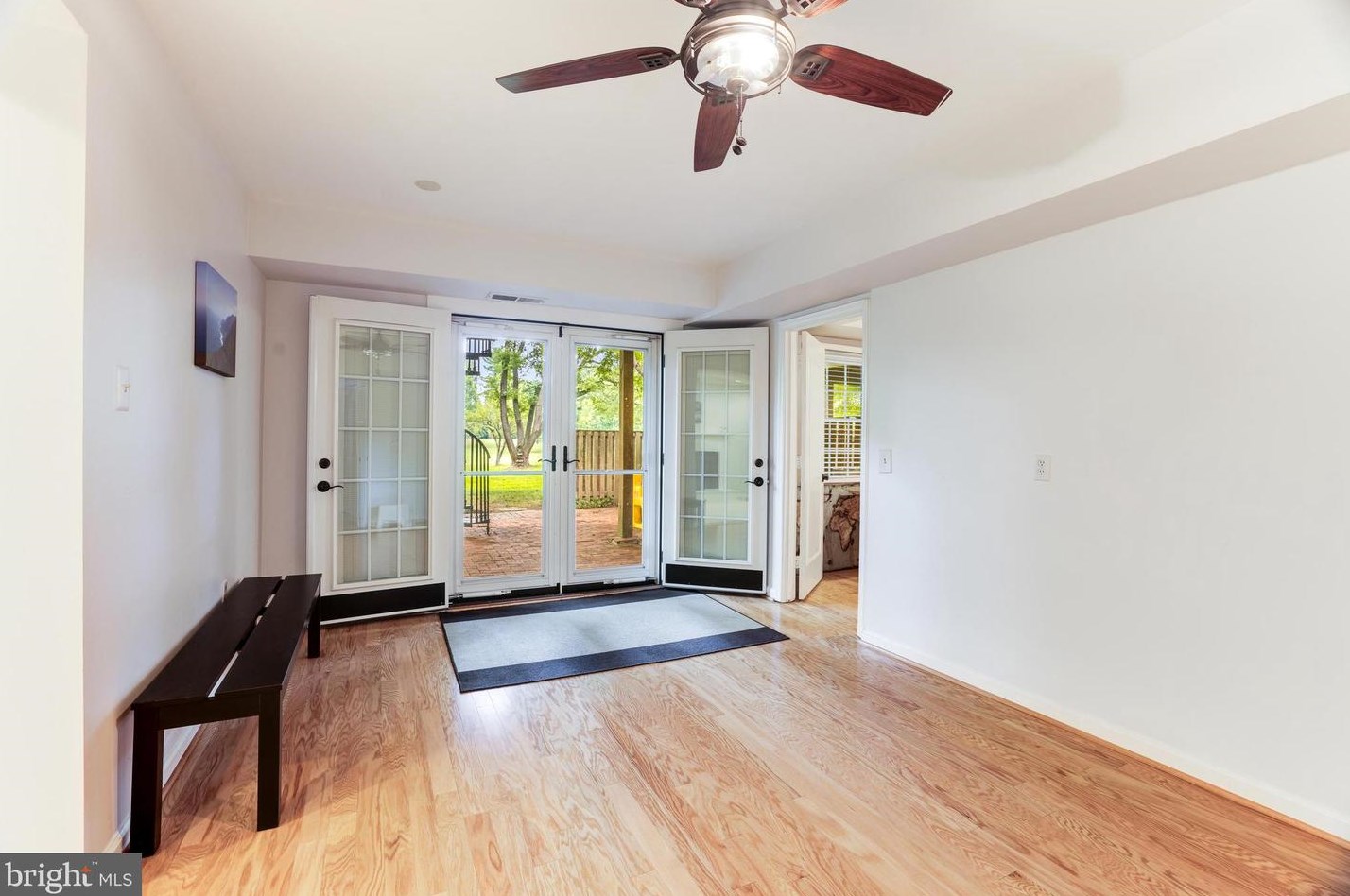 11721 Shore Dr, Herndon VA  20190-4506 exterior