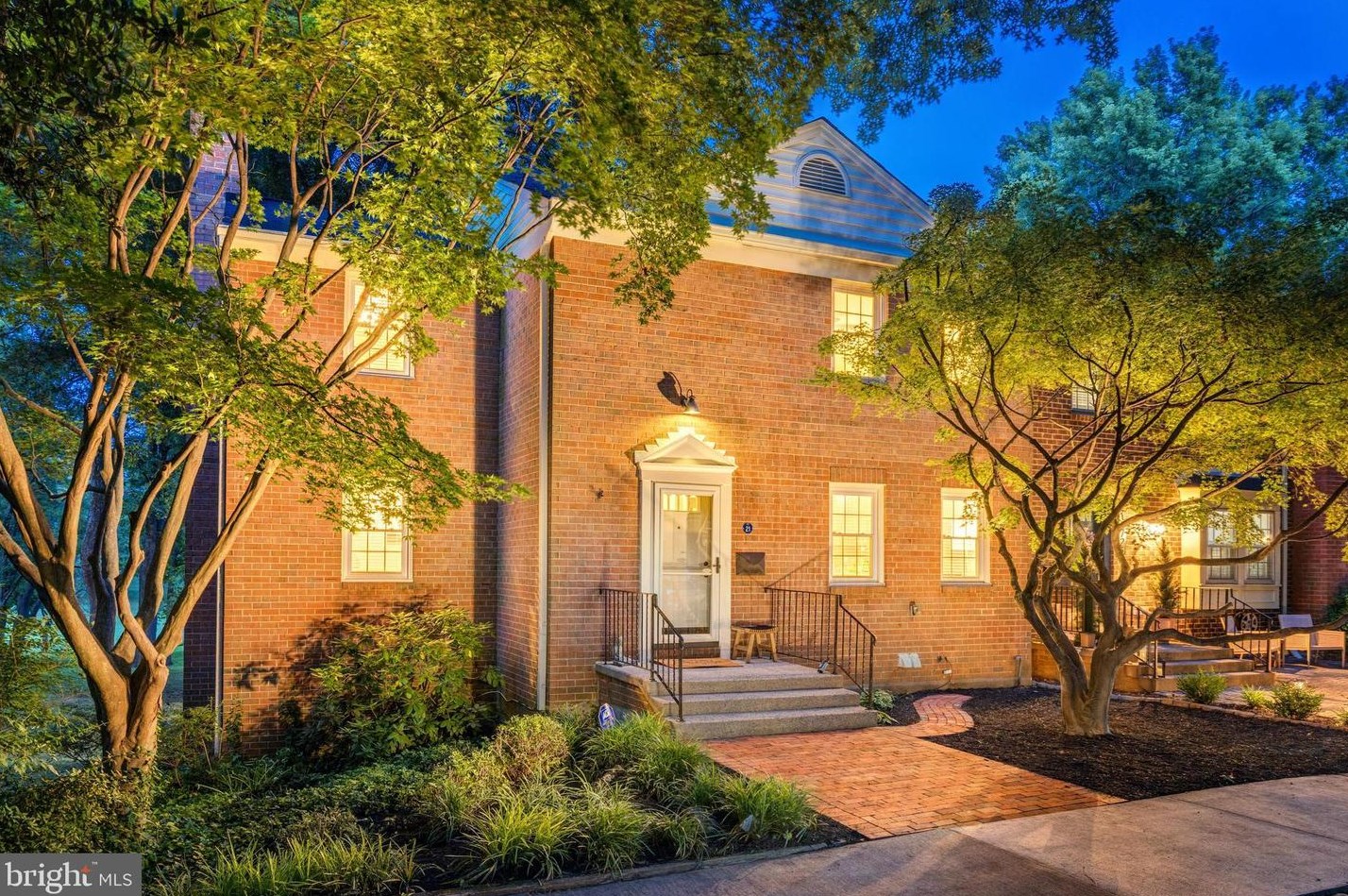 11721 Shore Dr, Herndon VA  20190-4506 exterior