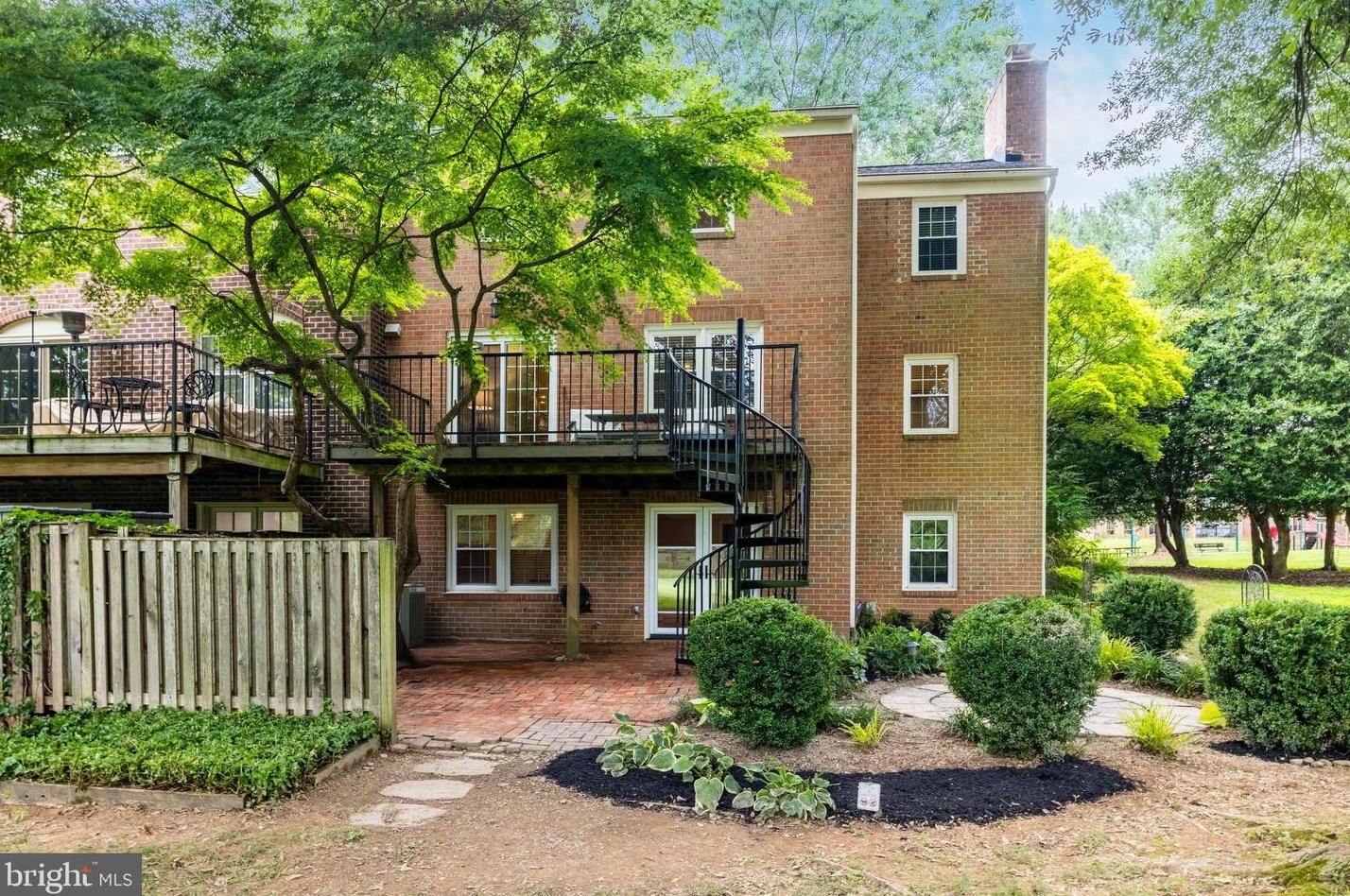 11721 Shore Dr, Herndon VA  20190-4506 exterior