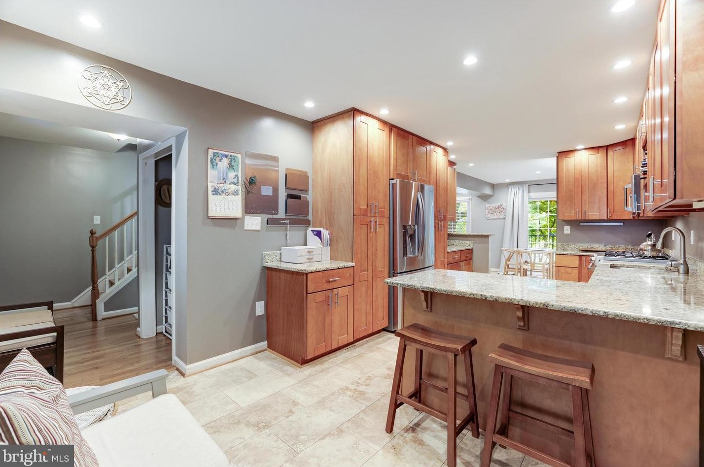 11721 Shore Dr, Herndon VA  20190-4506 exterior