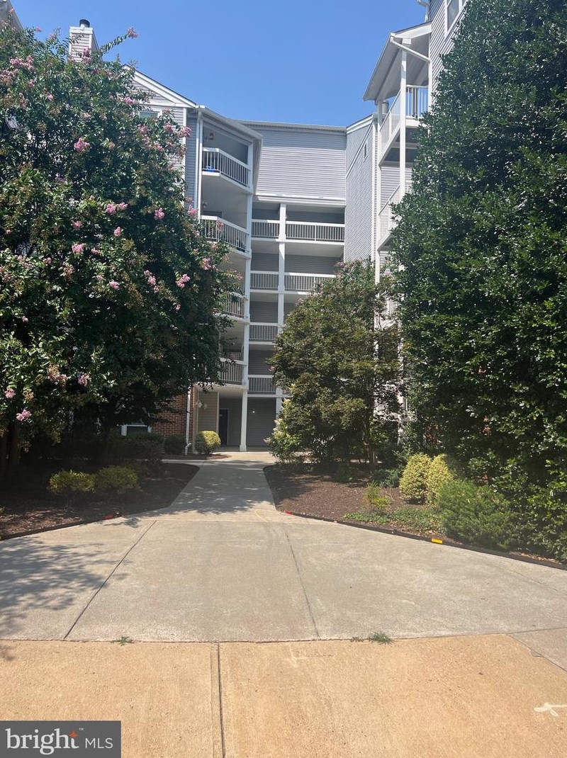 3176 Summit Square Dr #4-c2, Vienna, VA 22124