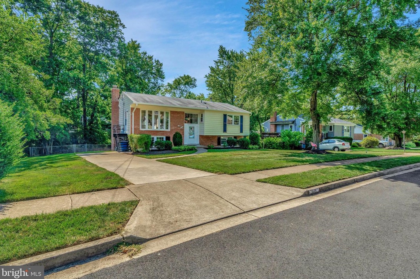 2415 Jackson Pkwy, Vienna, VA 22180