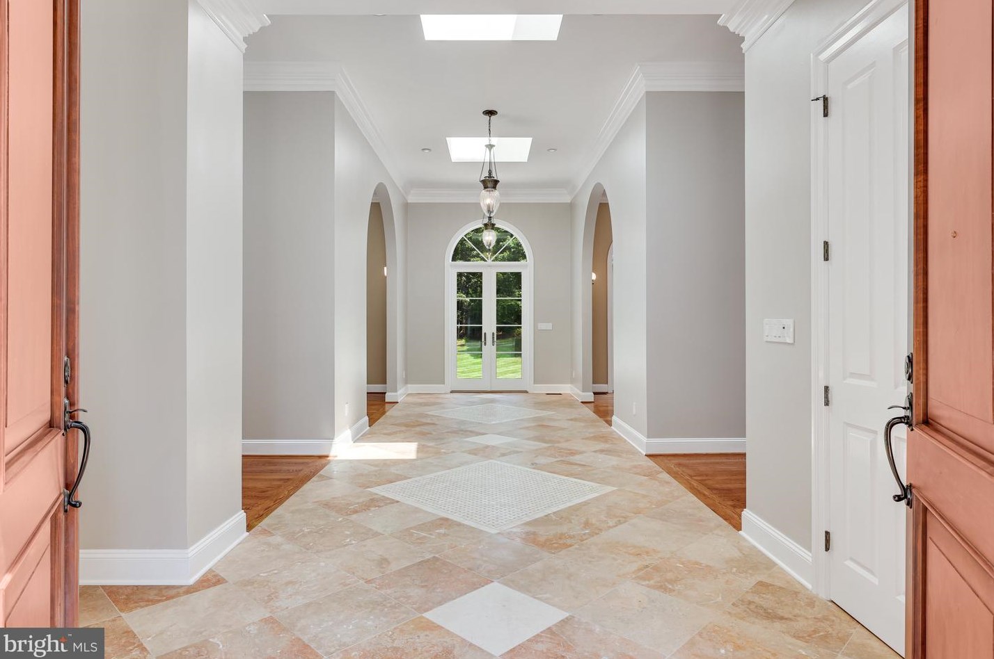 11304 Seneca Cir, Great Falls, VA 22066