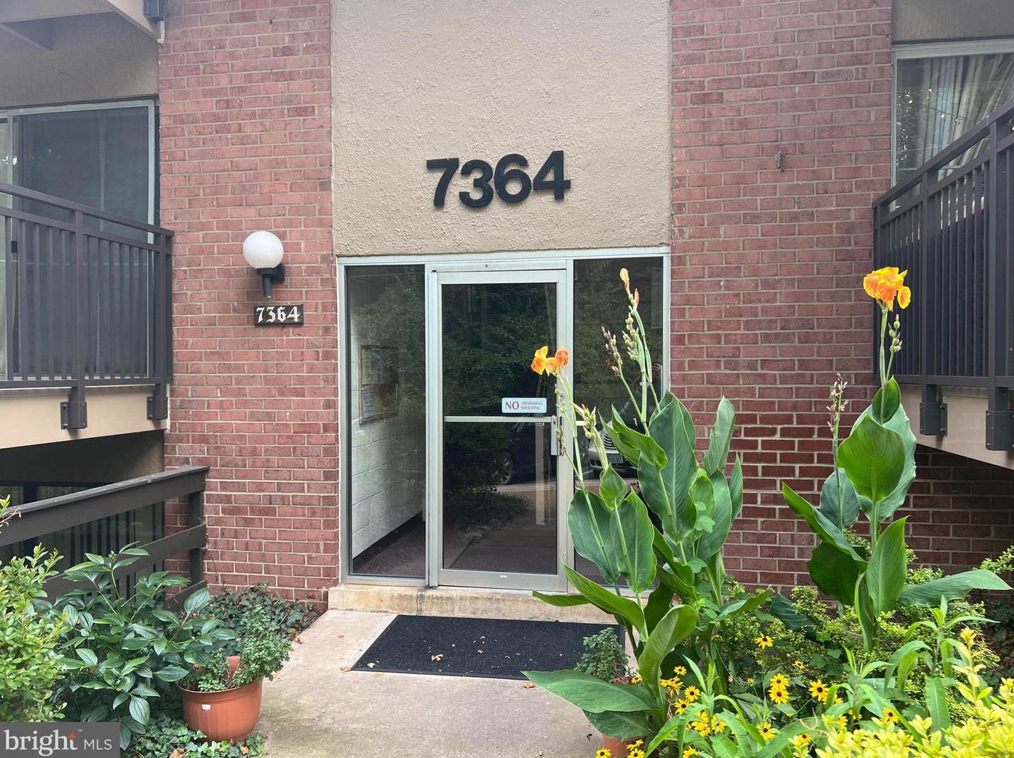 7364 Lee Hwy Unit 203, Falls Church, VA 22046
