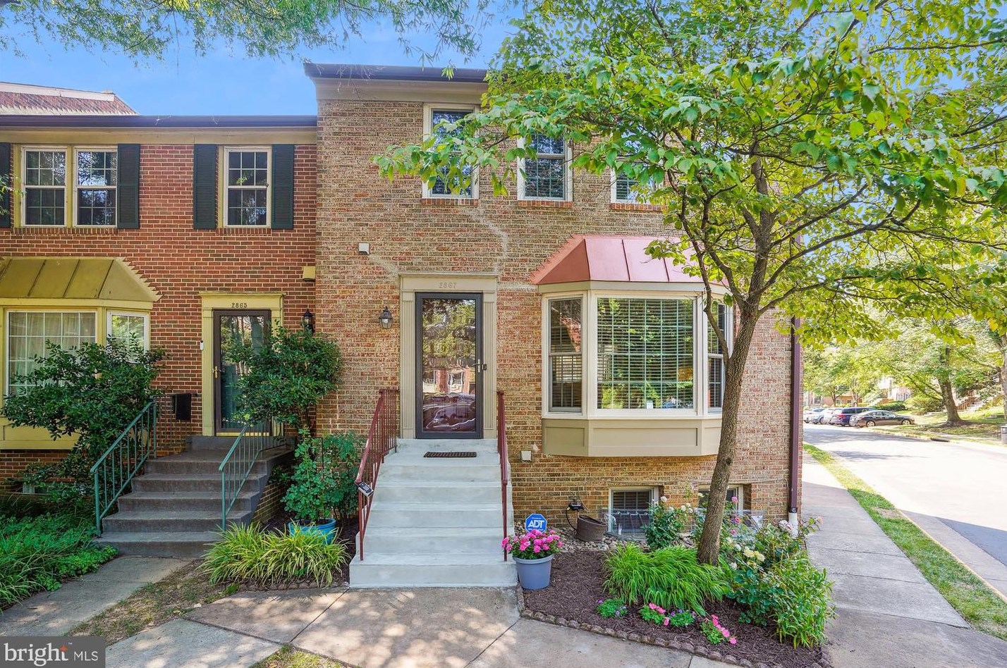 2867 Sutton Oaks Ln, Vienna, VA 22181