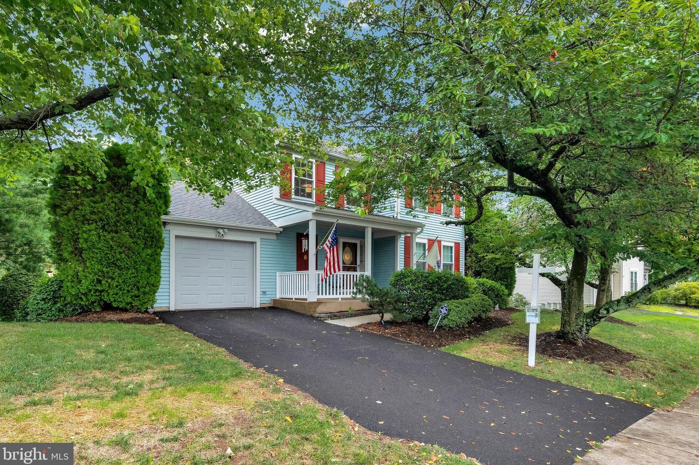 5513 Sequoia Farms Dr, Centreville, VA 20120