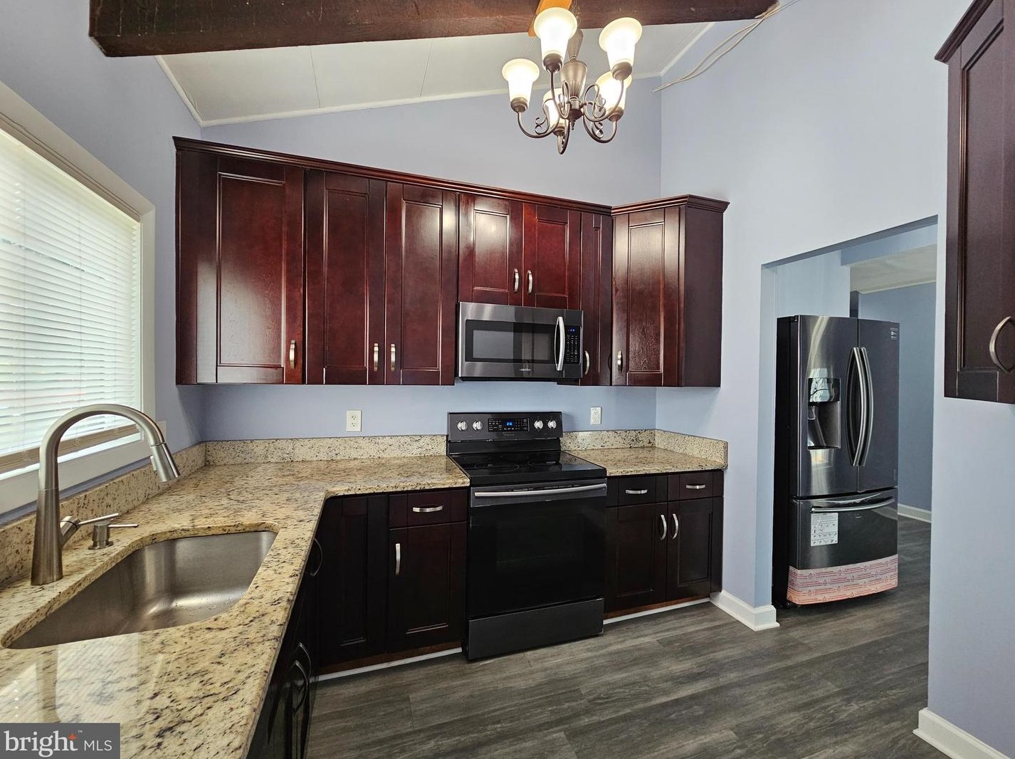 6020 Regents Park Rd, Centreville, VA 20120