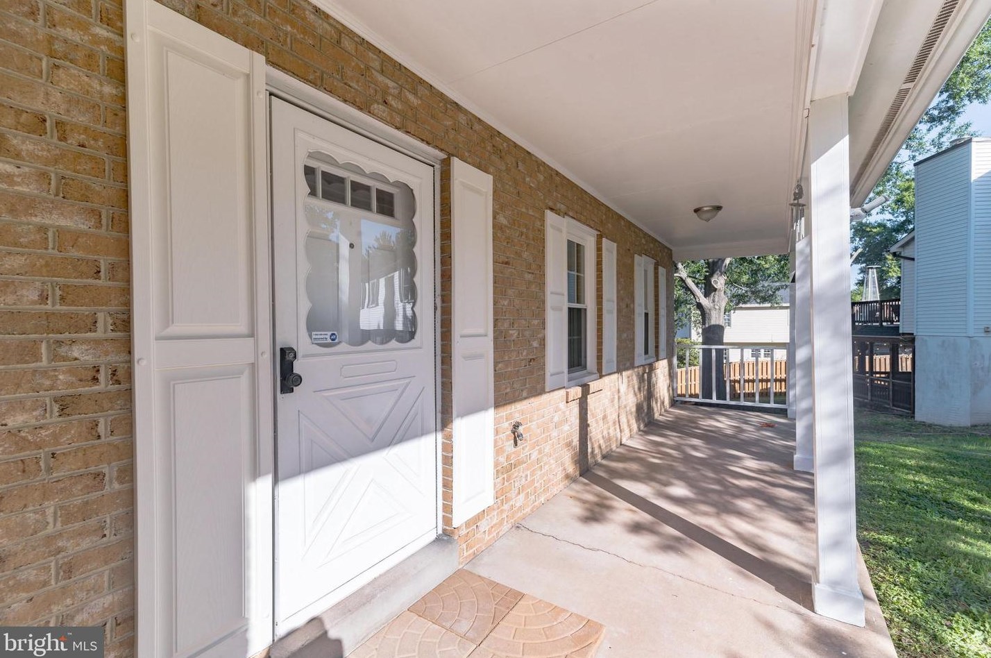 5734 Newgate Tavern Ct, Centreville, VA 20120