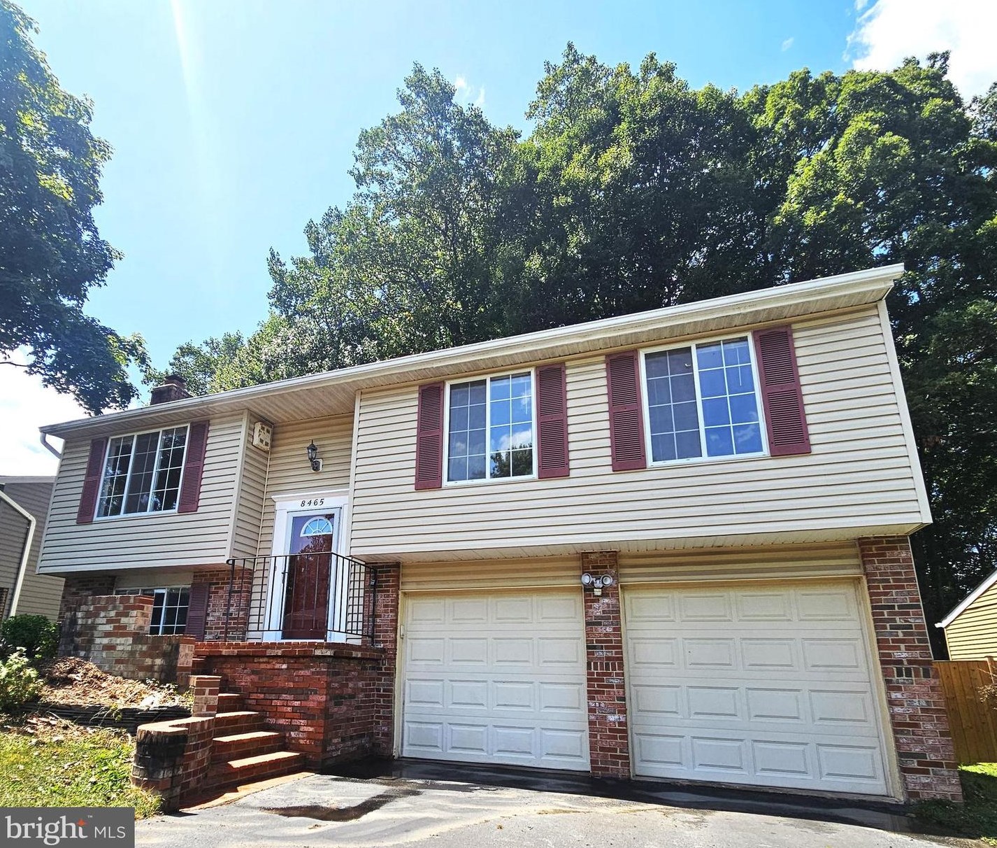 8465 Summer Breeze Ln, Springfield, VA 22153