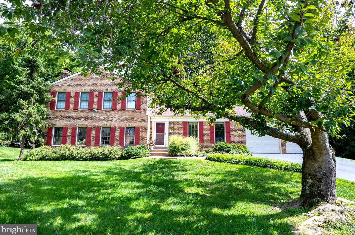 9752 Hatmark Ct, Vienna, VA 22181