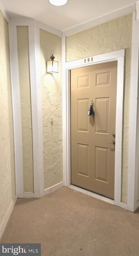 2107 Highcourt Ln, Herndon, VA 20170-6019