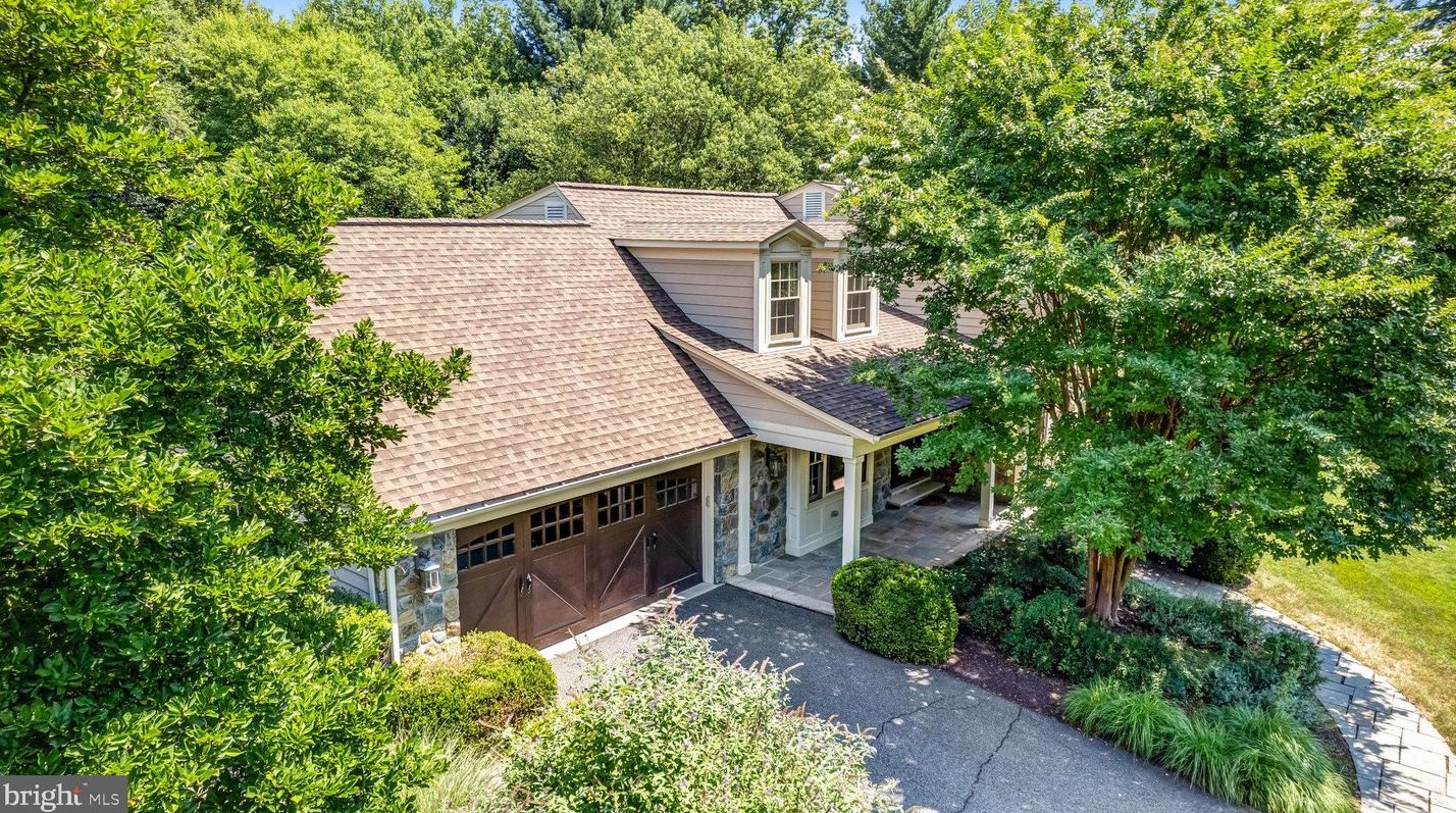 10916 Belgravia Ct, Great Falls, VA 22066