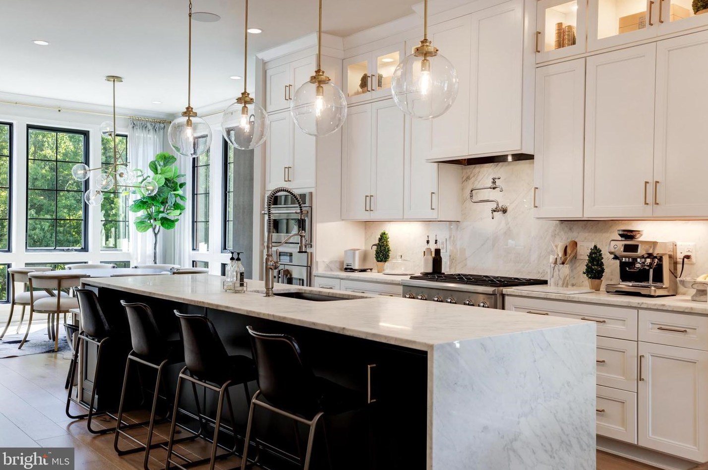 11732 Sunrise Valley Dr, Herndon VA  20191-1403 exterior