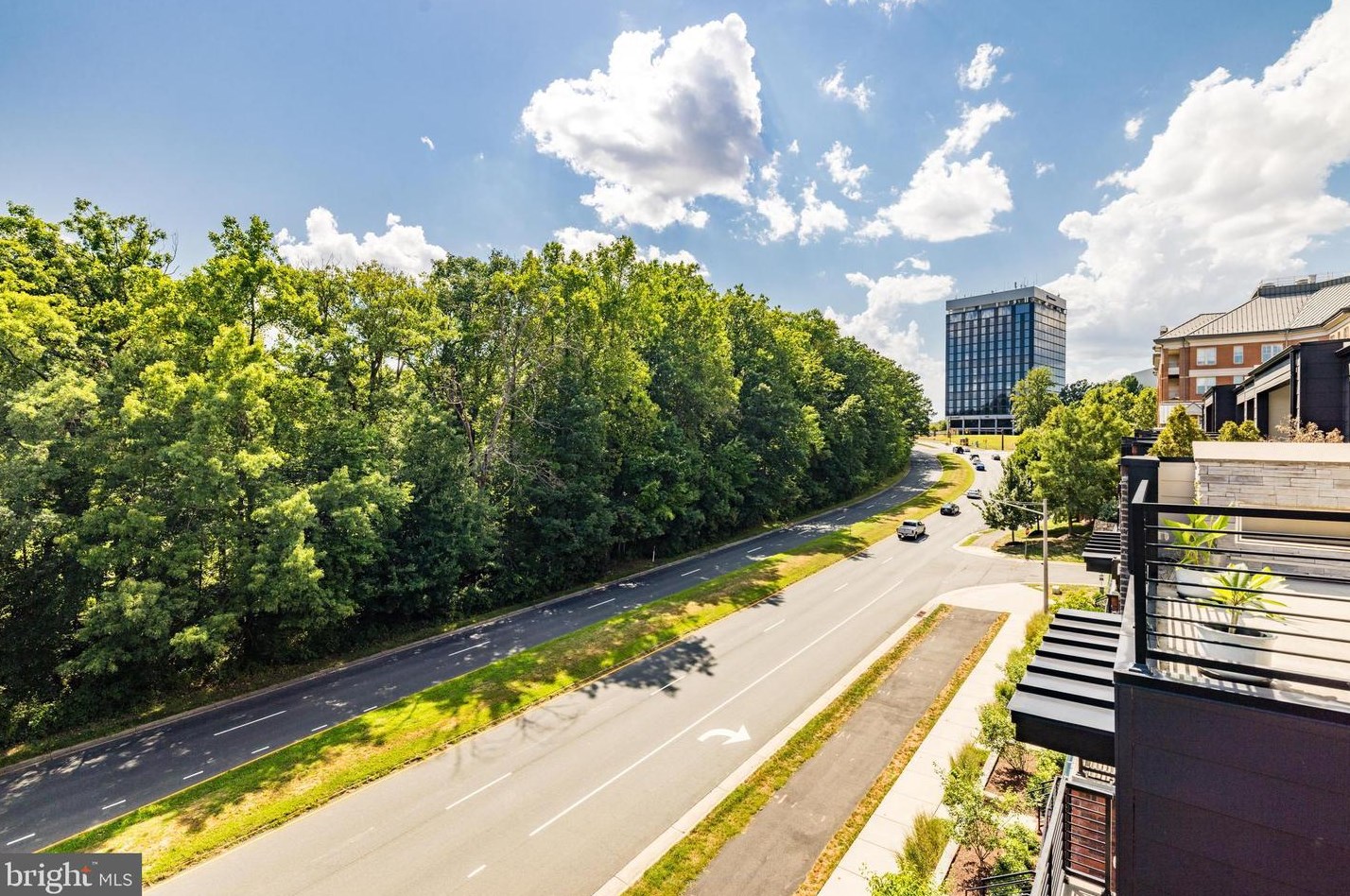 11732 Sunrise Valley Dr, Herndon VA  20191-1403 exterior