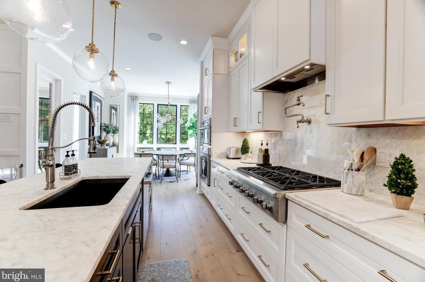 11732 Sunrise Valley Dr, Herndon VA  20191-1403 exterior