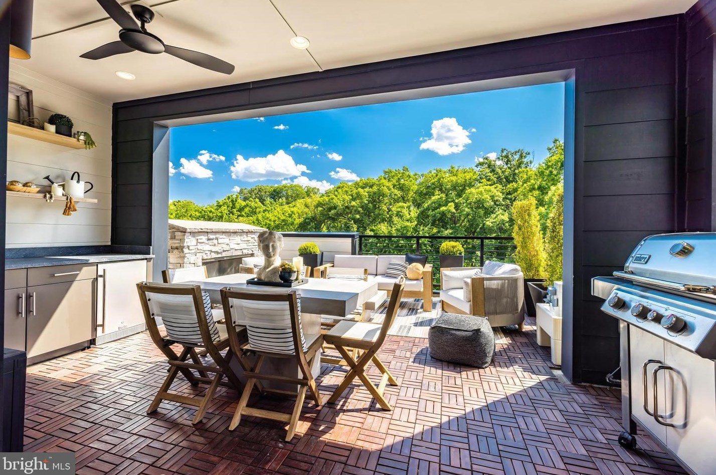 11732 Sunrise Valley Dr, Herndon VA  20191-1403 exterior