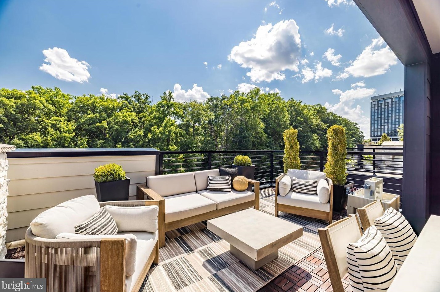 11732 Sunrise Valley Dr, Herndon VA  20191-1403 exterior