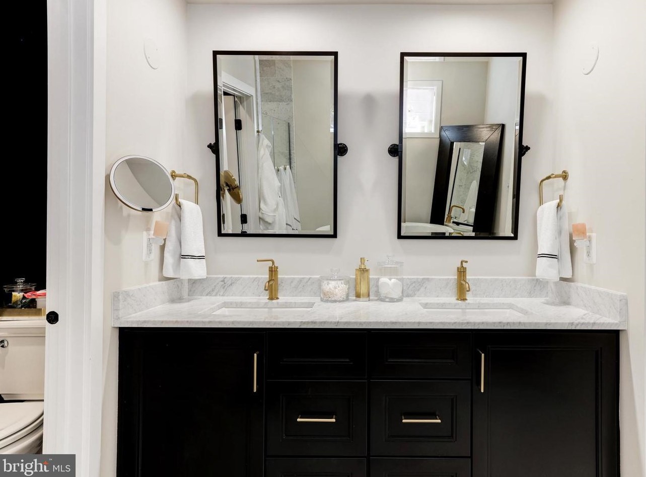 11732 Sunrise Valley Dr, Herndon VA  20191-1403 exterior