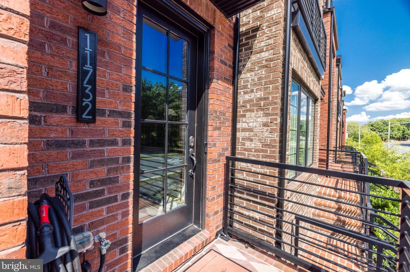 11732 Sunrise Valley Dr, Herndon VA  20191-1403 exterior