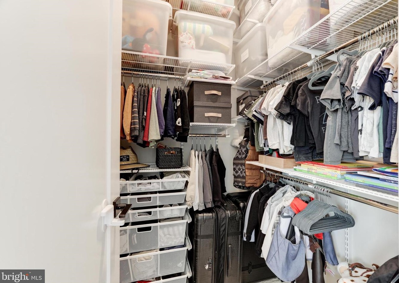 11732 Sunrise Valley Dr, Herndon VA  20191-1403 exterior