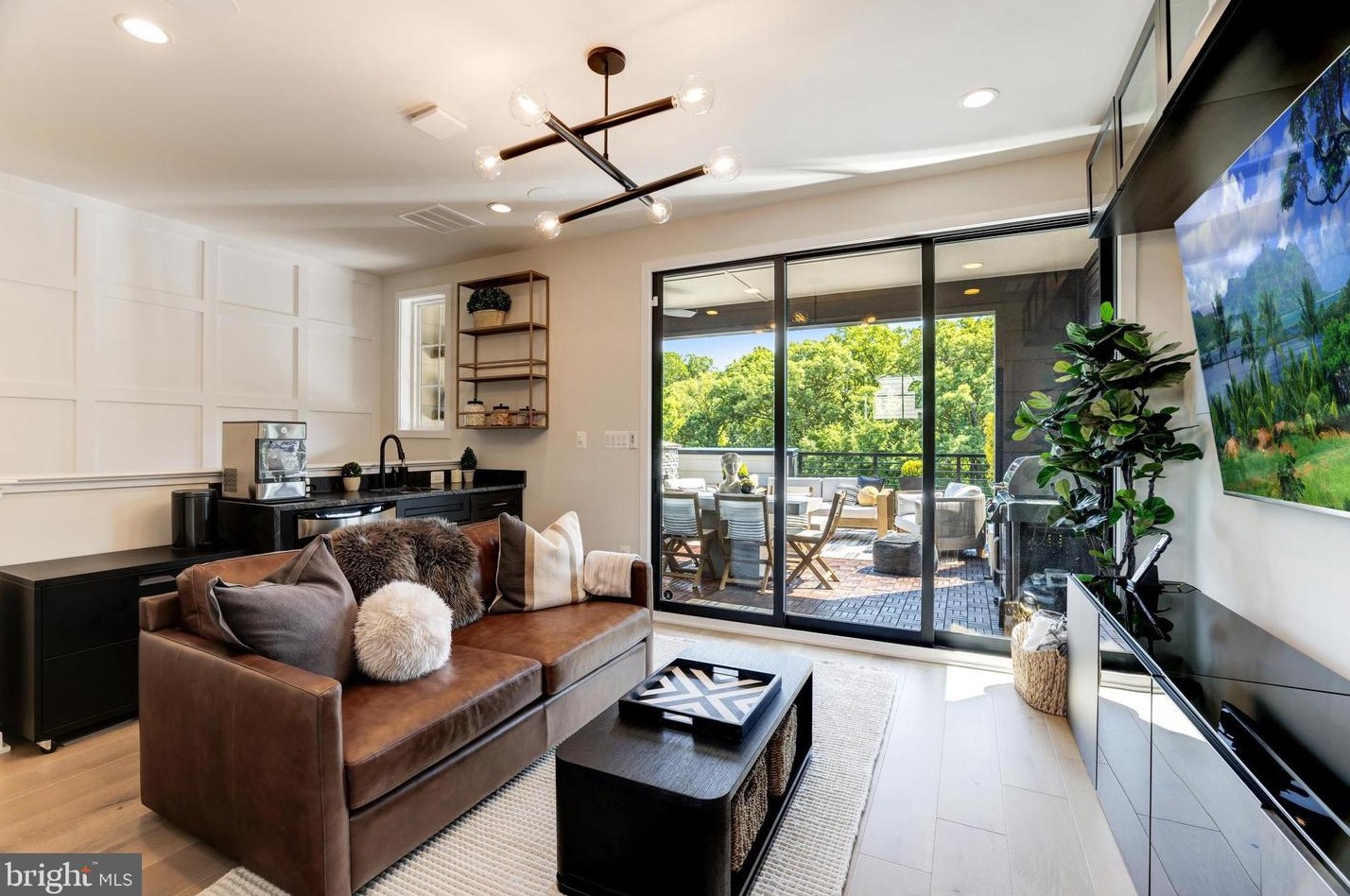 11732 Sunrise Valley Dr, Herndon VA  20191-1403 exterior