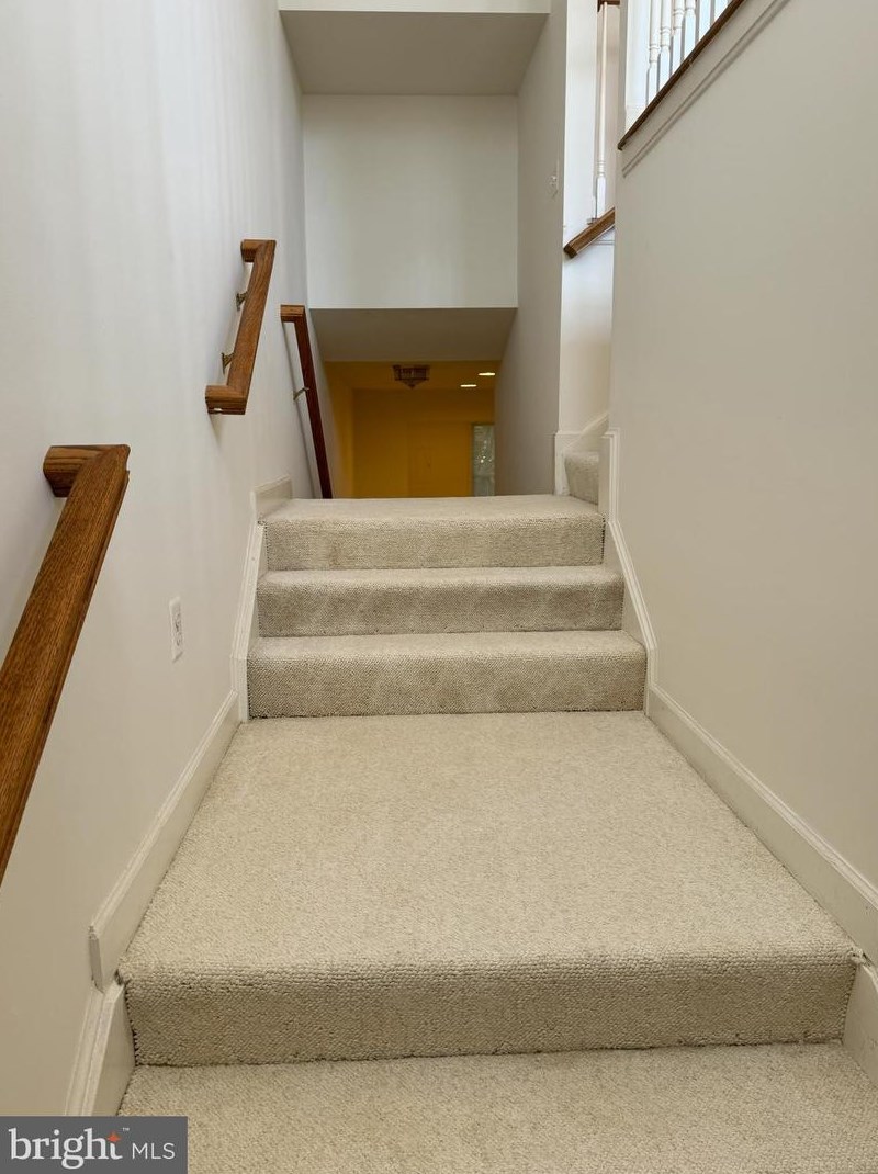 4035 Royal Lytham Dr, Fairfax, VA 22033