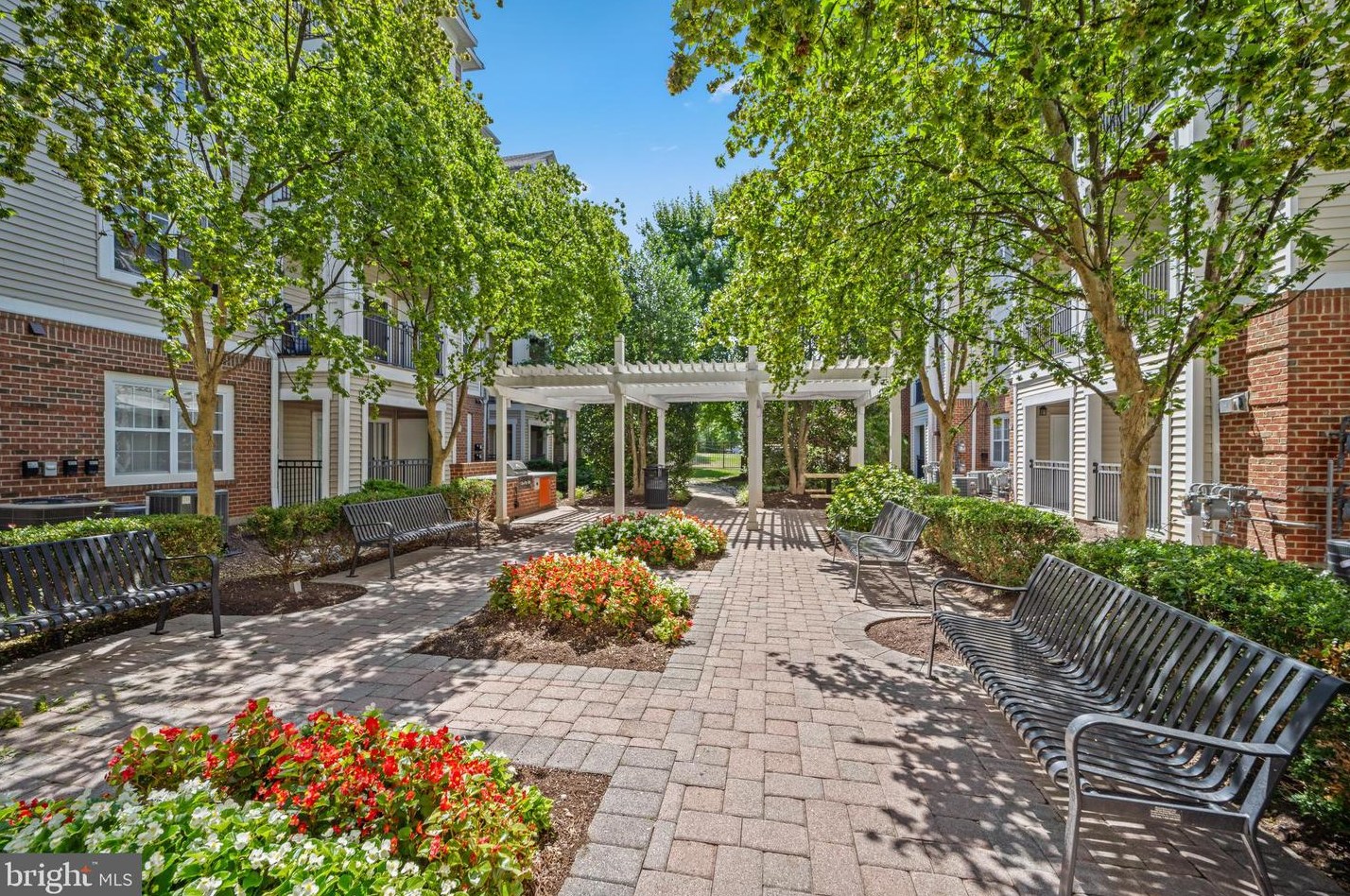 12905 Centre Park Cir #208, Herndon, VA 20171