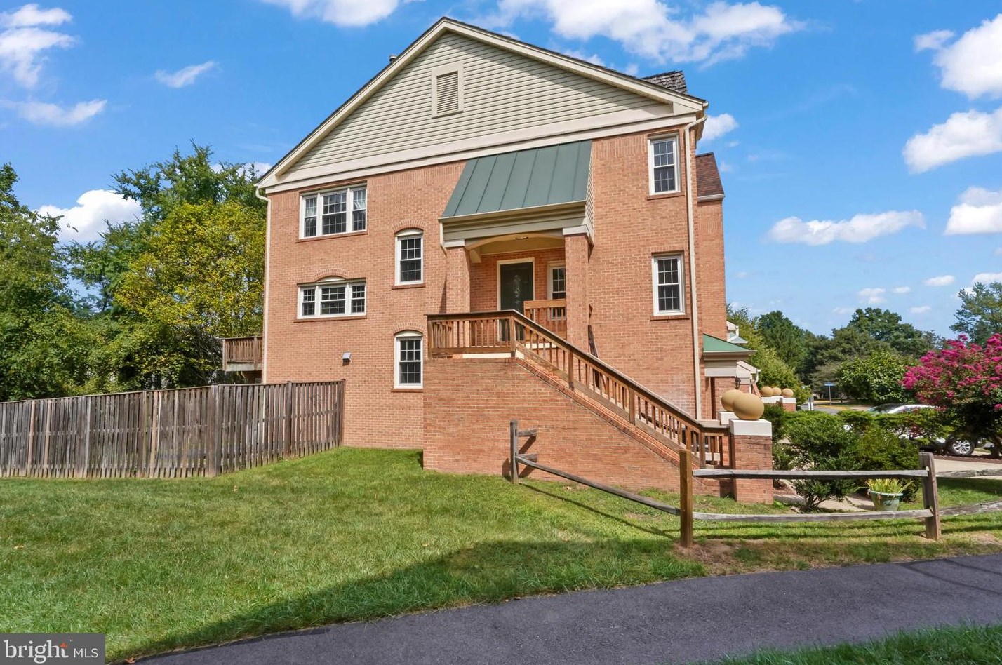 14385 Uniform Dr, Centreville, VA 20121