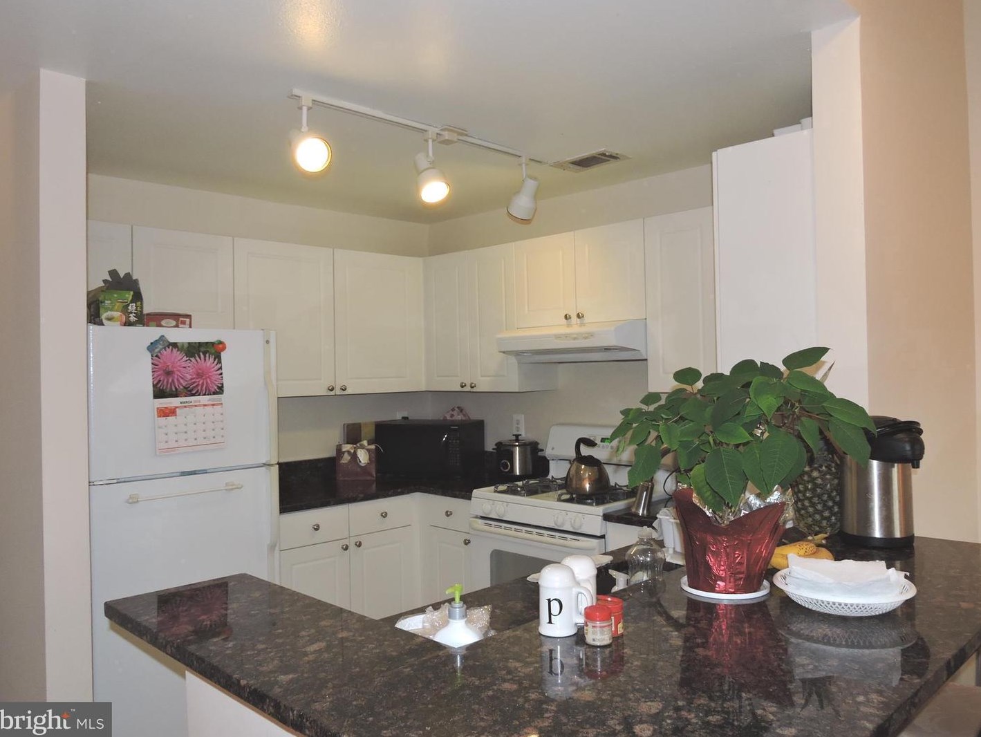 11352 Aristotle Dr # 7-406, Fairfax, VA